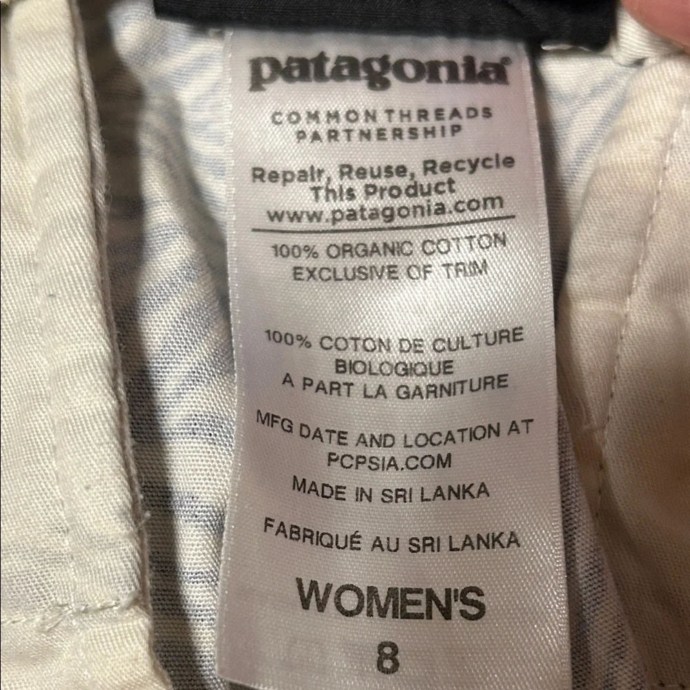 🚀Patagonia  Blue & white Leaf Print Shorts size 8 GUC